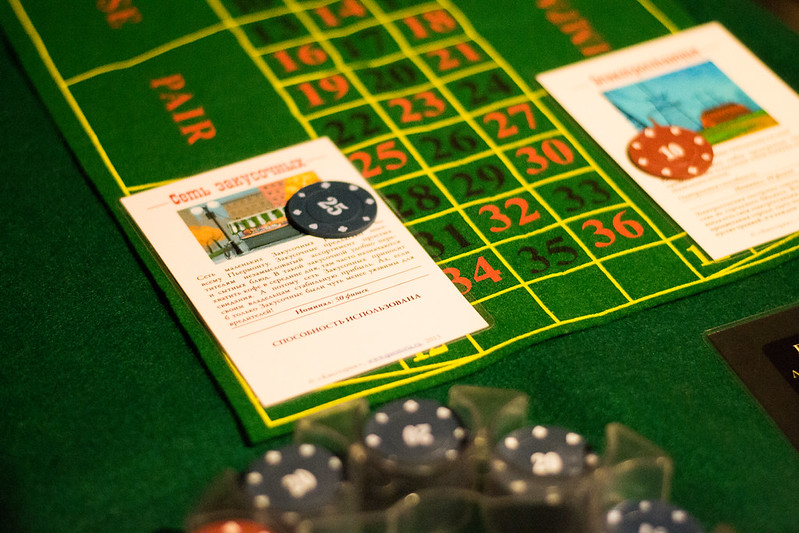 Ведущий развлекает гостей на корпоративе в Гродно