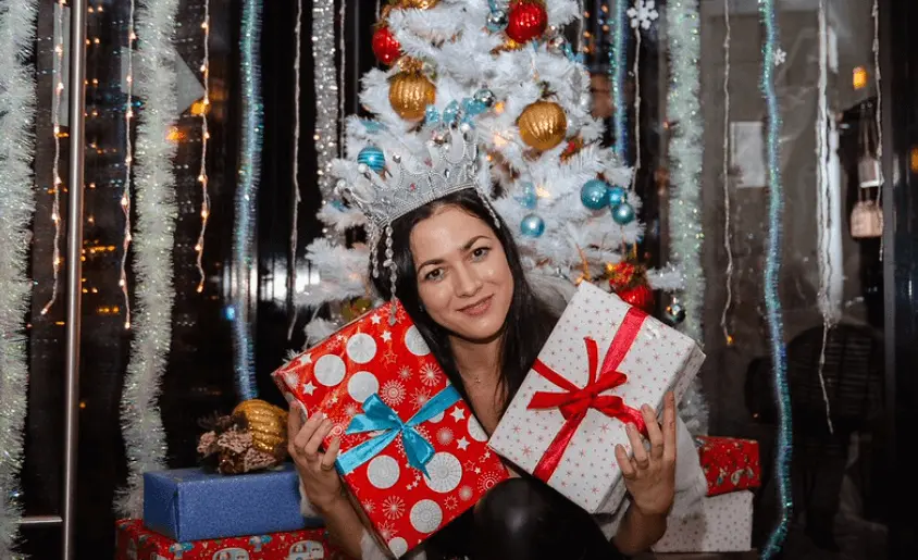 Гайд по идеальному Новому году 2026 с друзьями в Гродно: от квартиры и коттеджа — до квеста и ночного города