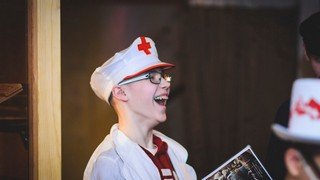 Квест «Психушка» для подростков: Когда ты и твои друзья нашли технический мануал для КошкоДемона и поняли, что он требует котят и мультиков, чтобы захватить мир. Квест «Психушка». Квест для подростка в Гродно.